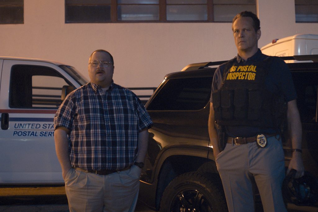 Paul Walter Hauser and Vince Vaughn in Queenpins.