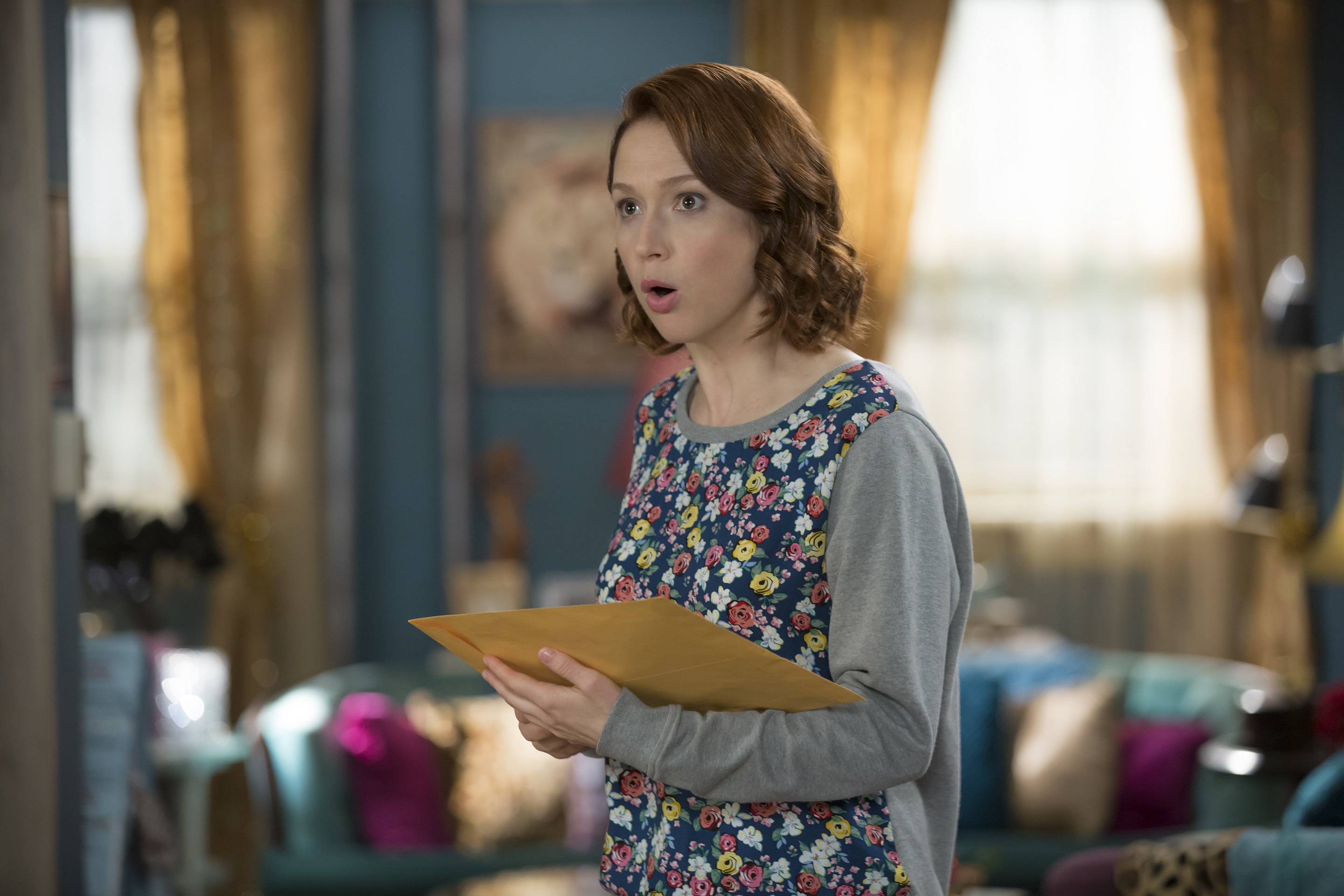 Netflix renews Unbreakable Kimmy Schmidt for Season 4