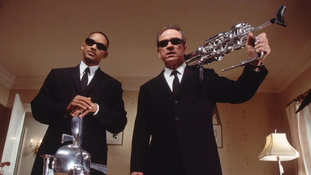 Agent Jay (Will Smith) and his partner Agent Kay (Tommy Lee Jones) in Columbia Pictures' Men in Black 2