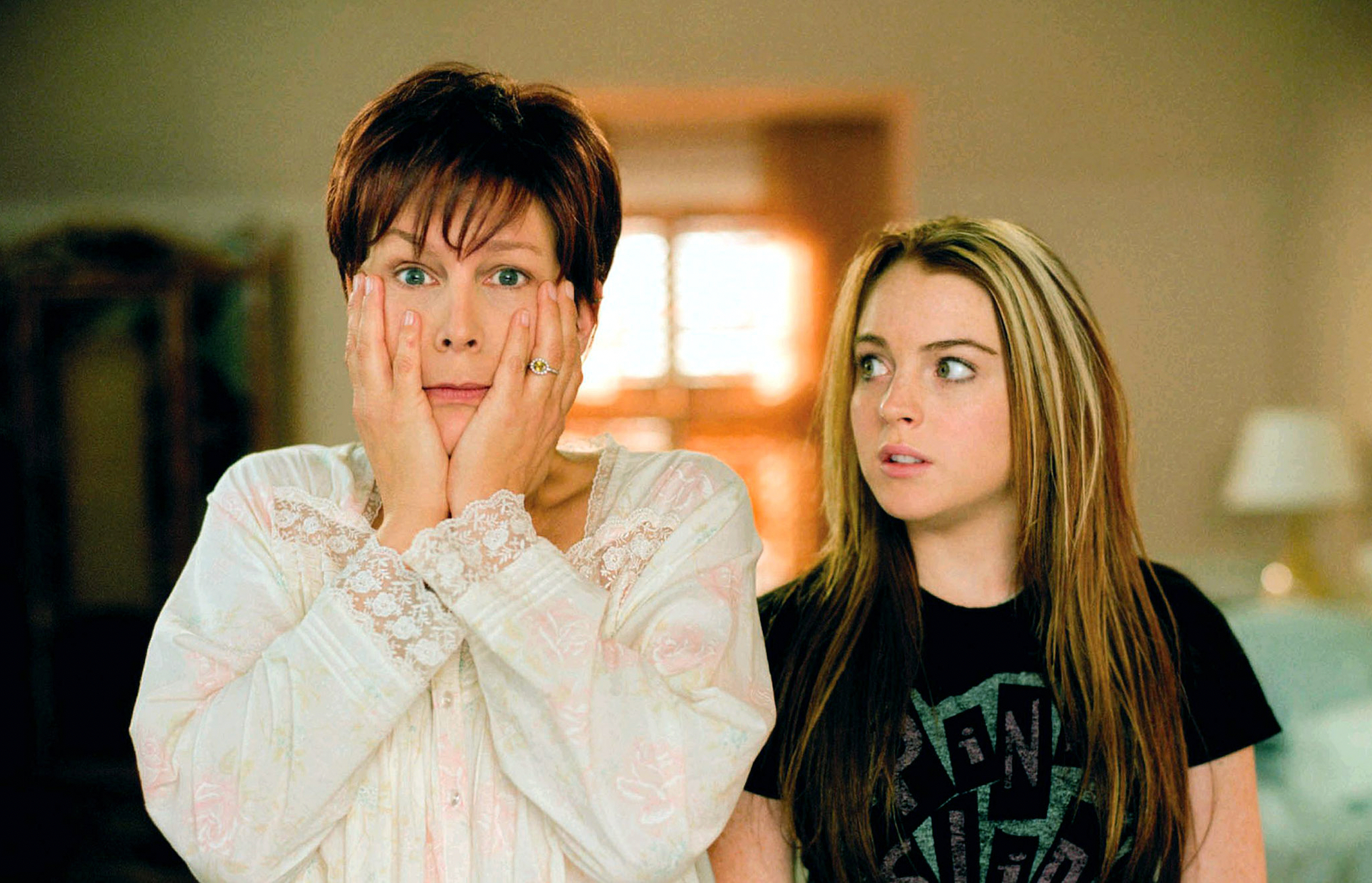 Jamie Lee Curtis and Lindsay Lohan in Freaky Friday.