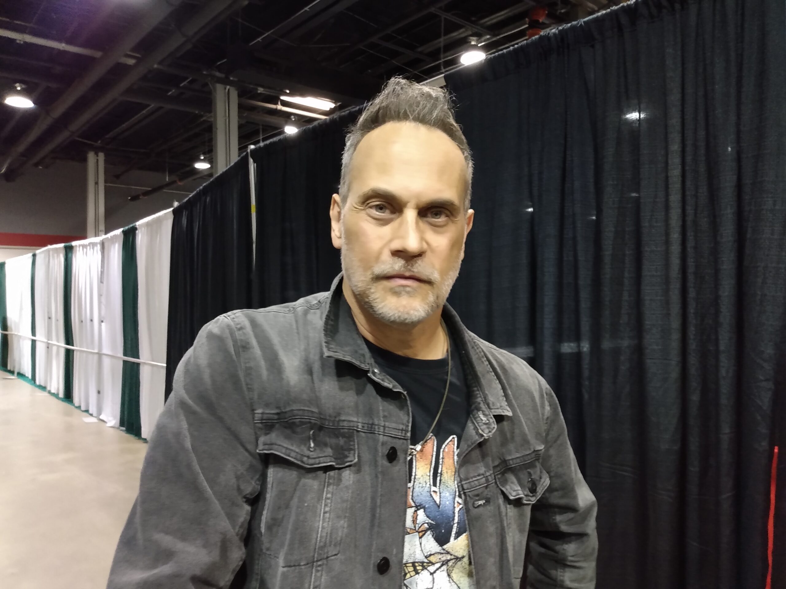 Todd Stashwick talks Improv, SAG-AFTRA Strike – Fan Expo Chicago 2023