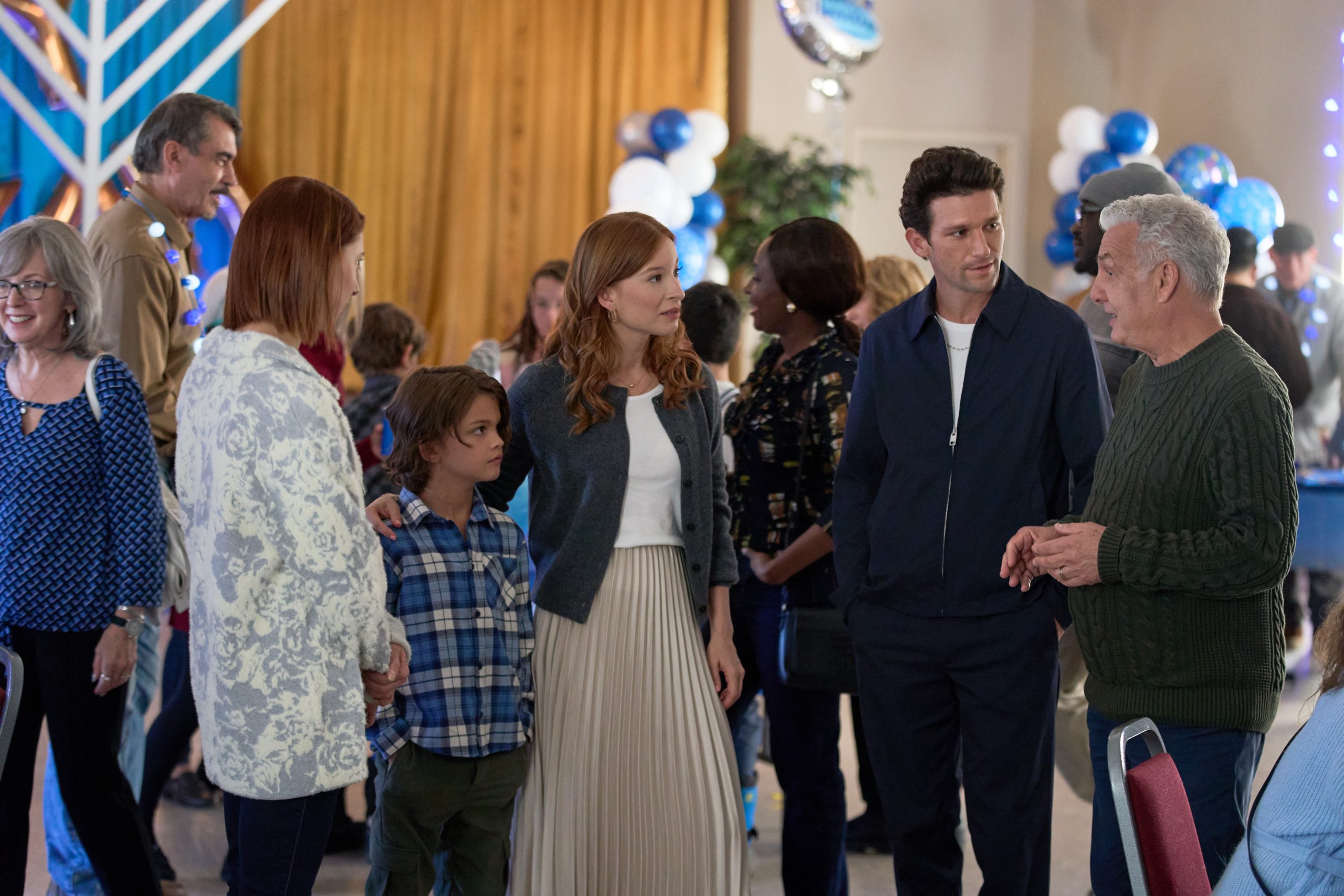 L-R: Cora Matheson, Braden Blair, Stacey Farber, Daren Kagasoff, and Marc Summers in Hanukkah on the Rocks.