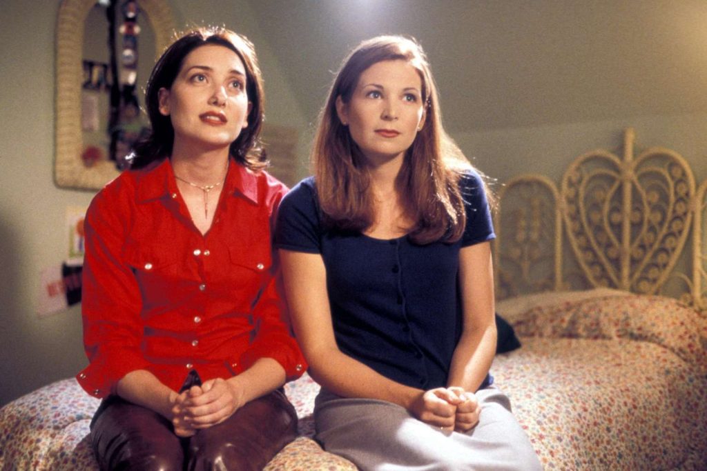 Heather Juergensen and Jennifer Westfeldt in Kissing Jessica Stein.